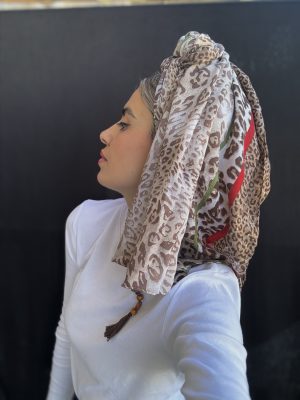 מטפחת מנומרת סיומת פרנזים חום