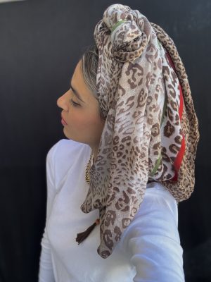מטפחת מנומרת סיומת פרנזים חום