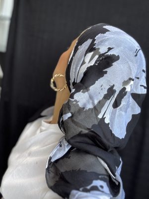 מטפחת ניבר צבעוני סיומת פרנז שחור