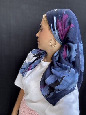 מטפחת ניבר צבעוני כחול סיומת פרנז