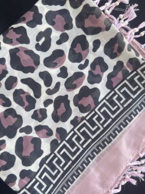 מרובעת מנומרת סיומת פרנזים ורוד