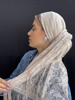 מטפחת תחרה בז