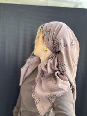 מטפחת מרובעת דגם פרפר חום