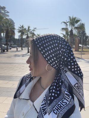 מטפחת משי נקודות מרובעת שחור