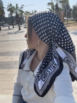 מטפחת משי נקודות מרובעת שחור