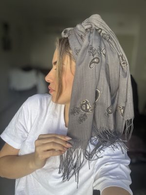 מטפחת נועה אפור