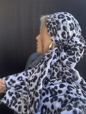 מטפחת מנומרת תיפור נצנץ אפור