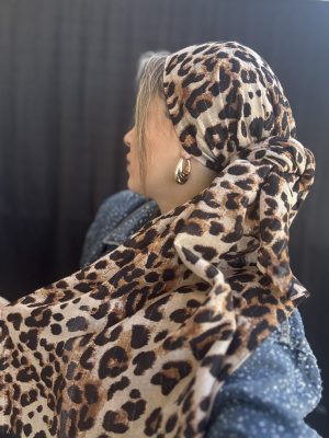 מטפחת מנומרת תיפור נצנץ בז