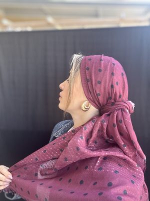 מטפחת נקודות בורדו