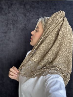 מטפחת לייקרה סיומת תחרה