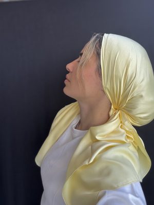 מטפחת משי מרובעת צהוב