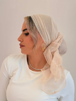 מטפחת טול סיומת תלתל שמנת