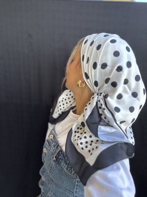מטפחת לואן נקודות מרובעת